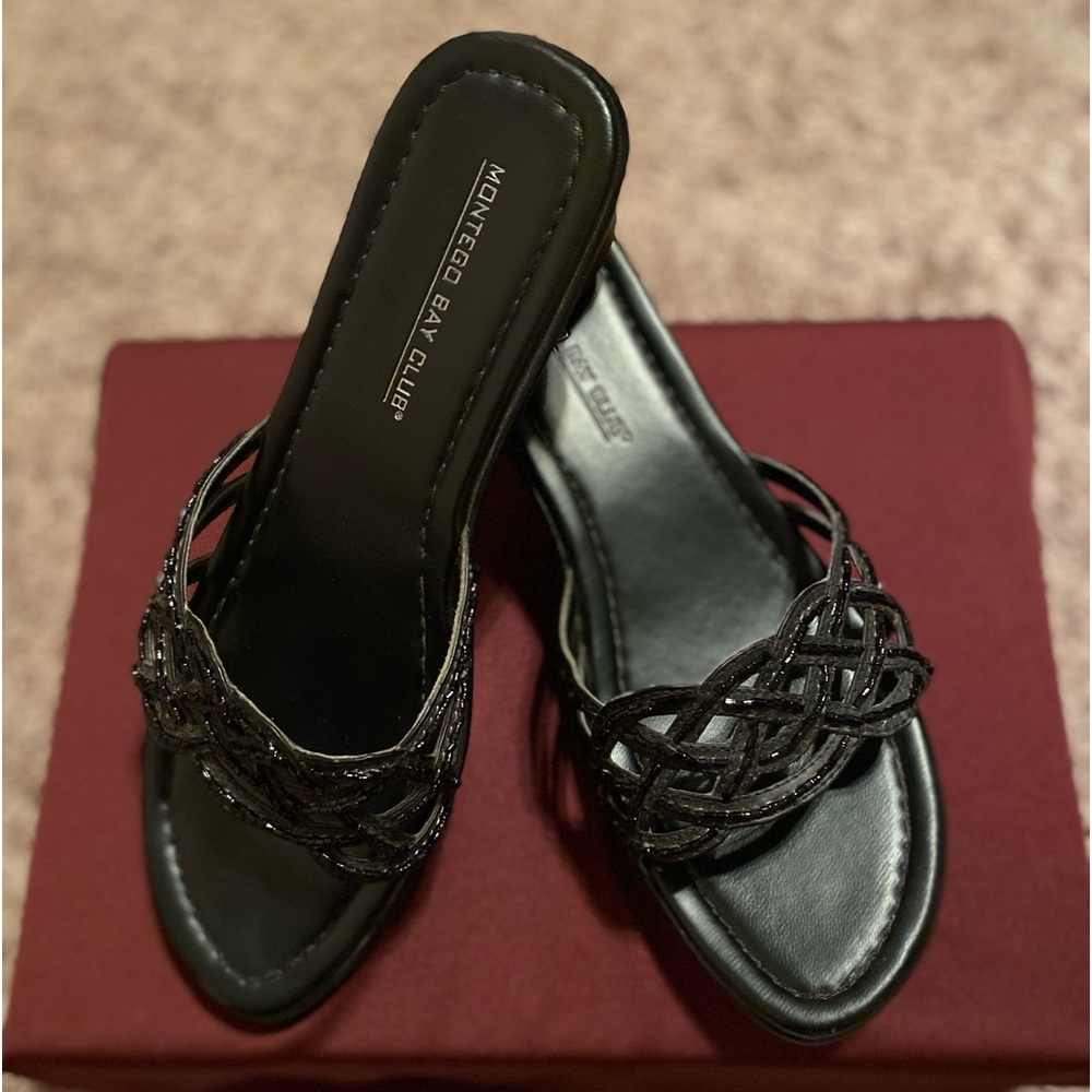 Women’s cute black wedge